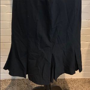 Women’s 12 AB Studio black knee length skirts